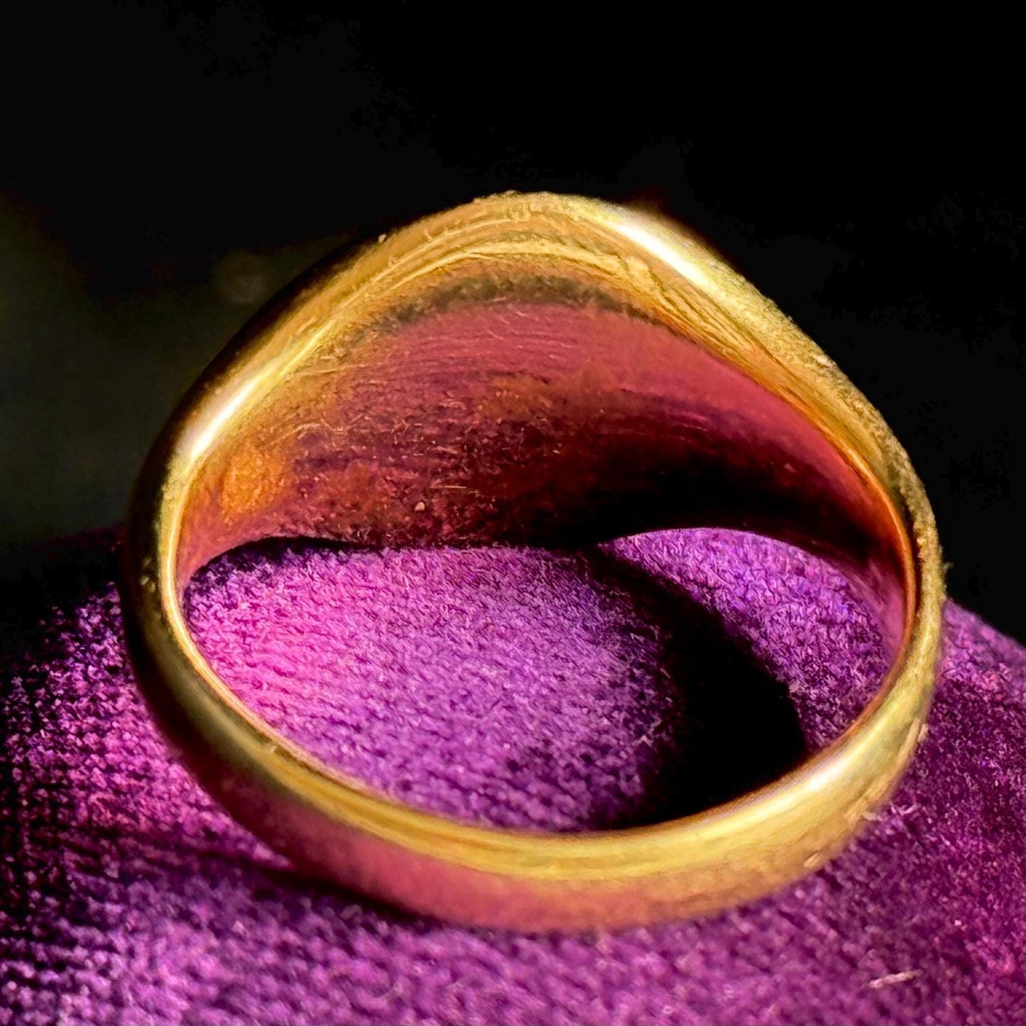 Ornate Dog Signet Ring in 18 Carat Gold; Circa 1950