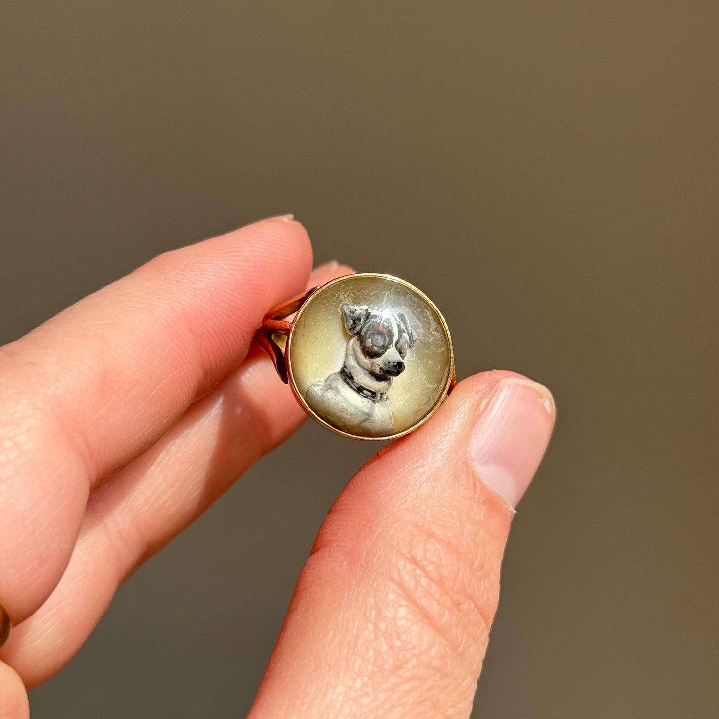 Rare Victorian Essex Crystal Reverse Painted Dog Ring, circa 1880