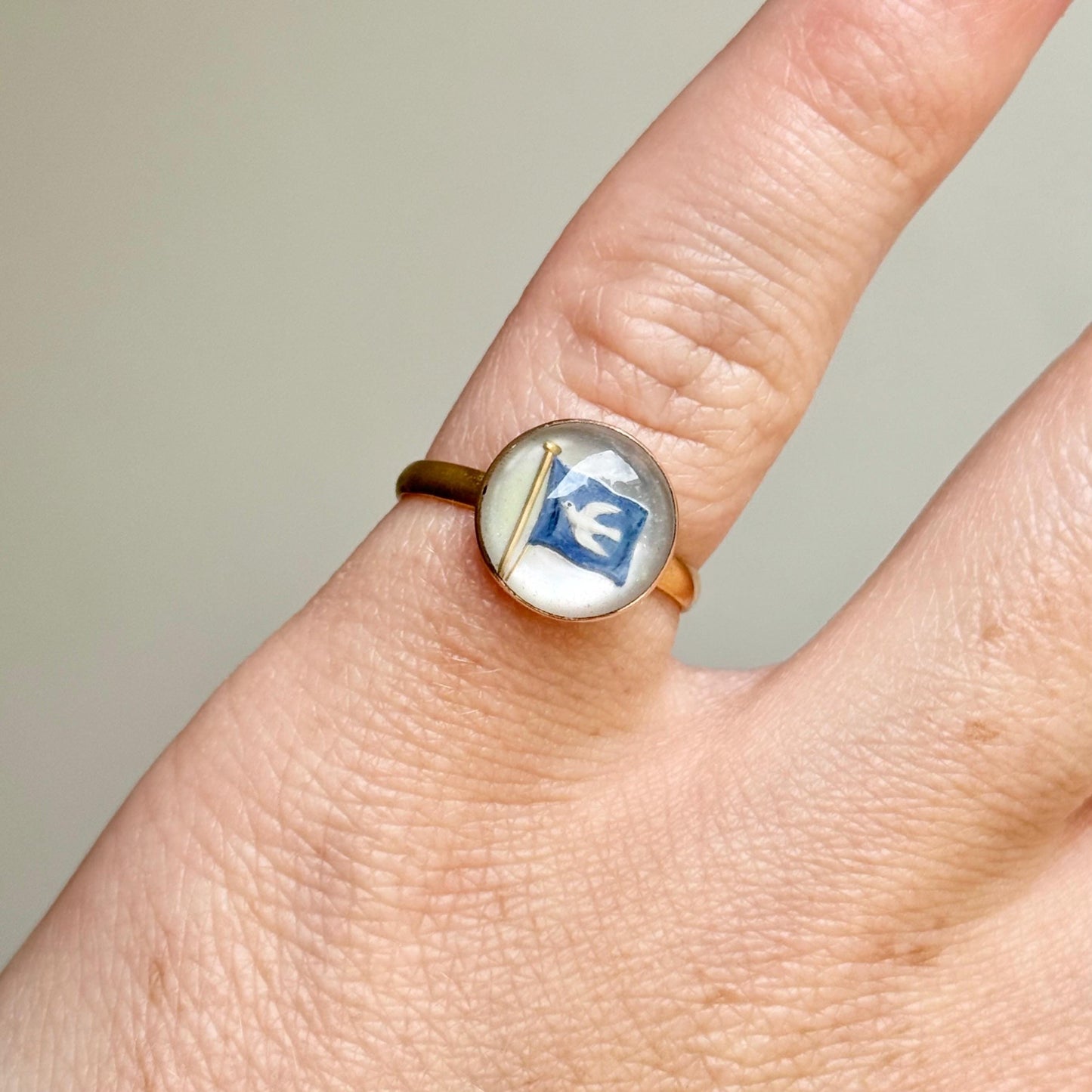 Victorian Dove of Peace Essex Crystal Ring in 22 Carat Gold