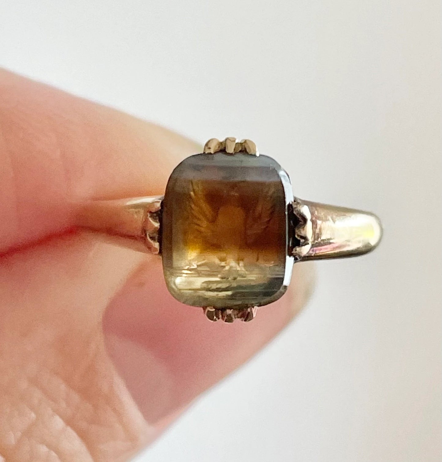Antique Eagle intaglio Ring in 9 Carat Gold, Circa 1890